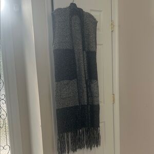 Romeo & Juliet Couture Black and Gray Cardigan